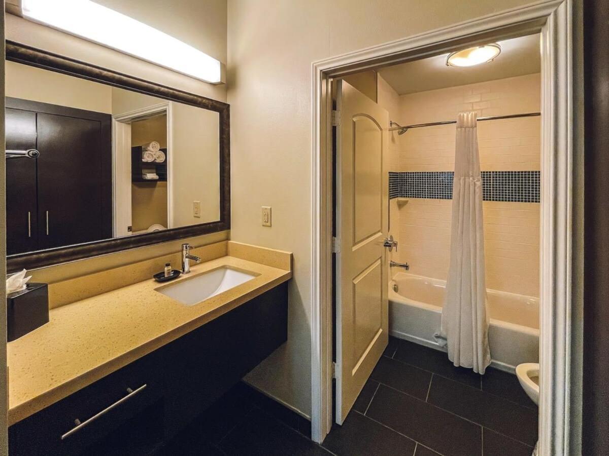 Апартаменти Free Parking Free Wifi With Kitchen Washer Dryer Relux Studio Group 2 Х'юстон Екстер'єр фото